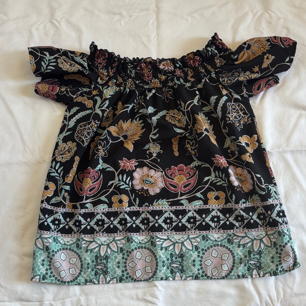 Emery Rose Floral Off-Shoulder Top